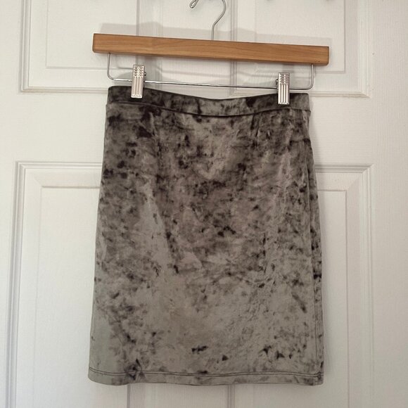 Forever 21 Faux Velvet Mini Skirt - Picture 1 of 1